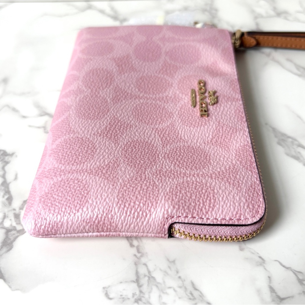 New LIMITED EDITION Coach Corner Zip Wristlet Powder Pink with Charm - Picture 6 of 12